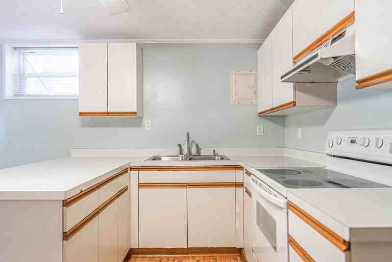 555 N Leak St #B - Photo 7 of 18