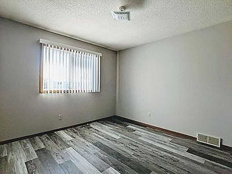230 Leighton Dr #3 - Photo 5 of 15