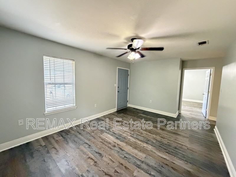 914F Wpa Rd - Photo 3 of 13