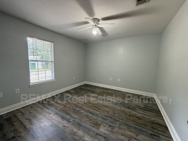 914F Wpa Rd - Photo 4 of 13