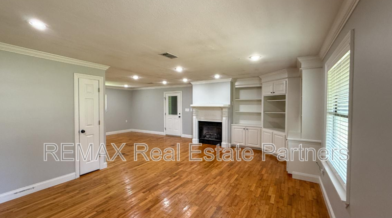 1007 Highway #3196452864 - Photo 3 of 15