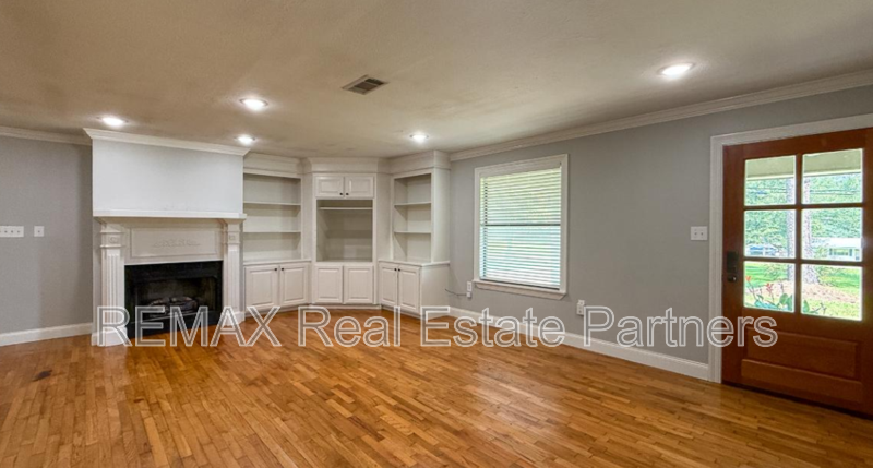 1007 Highway #3196452864 - Photo 4 of 15