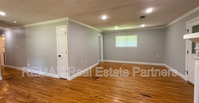 1007 Highway #3196452864 - Photo 6 of 15