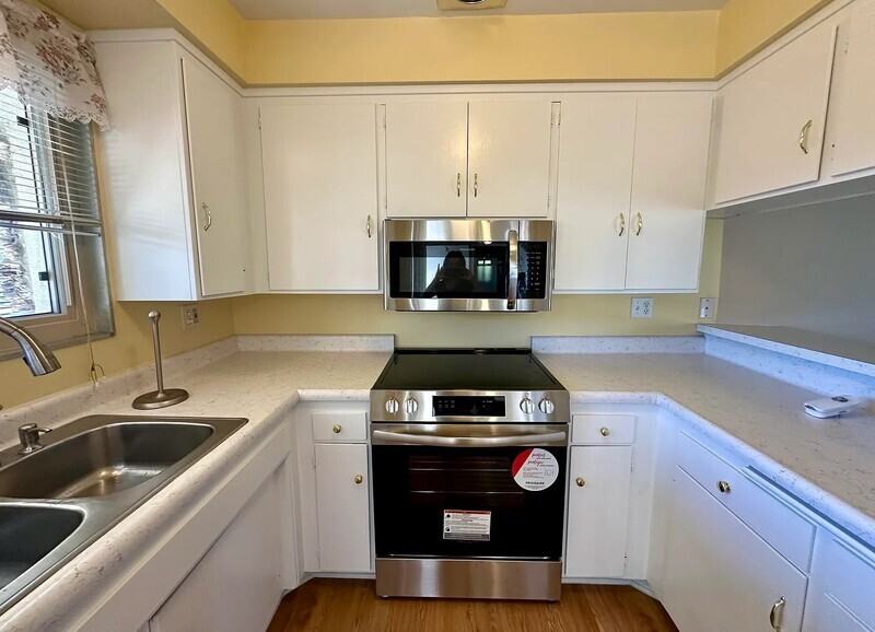 305 Moreton Bay Ln #6 - Photo 3 of 12