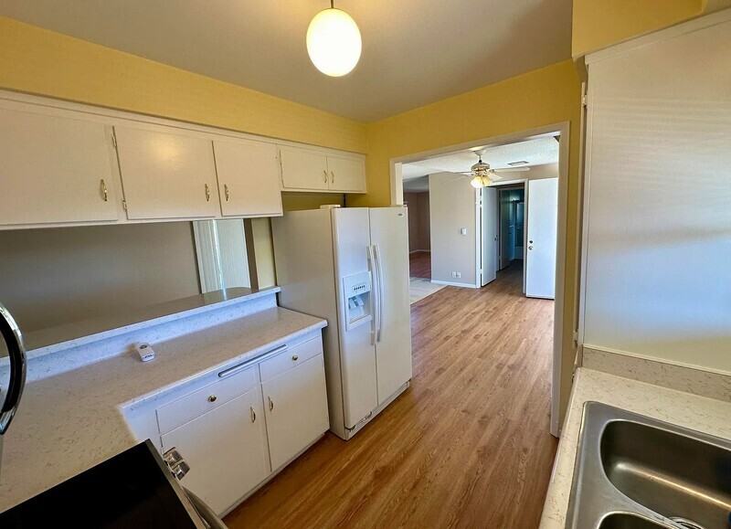 305 Moreton Bay Ln #6 - Photo 4 of 12