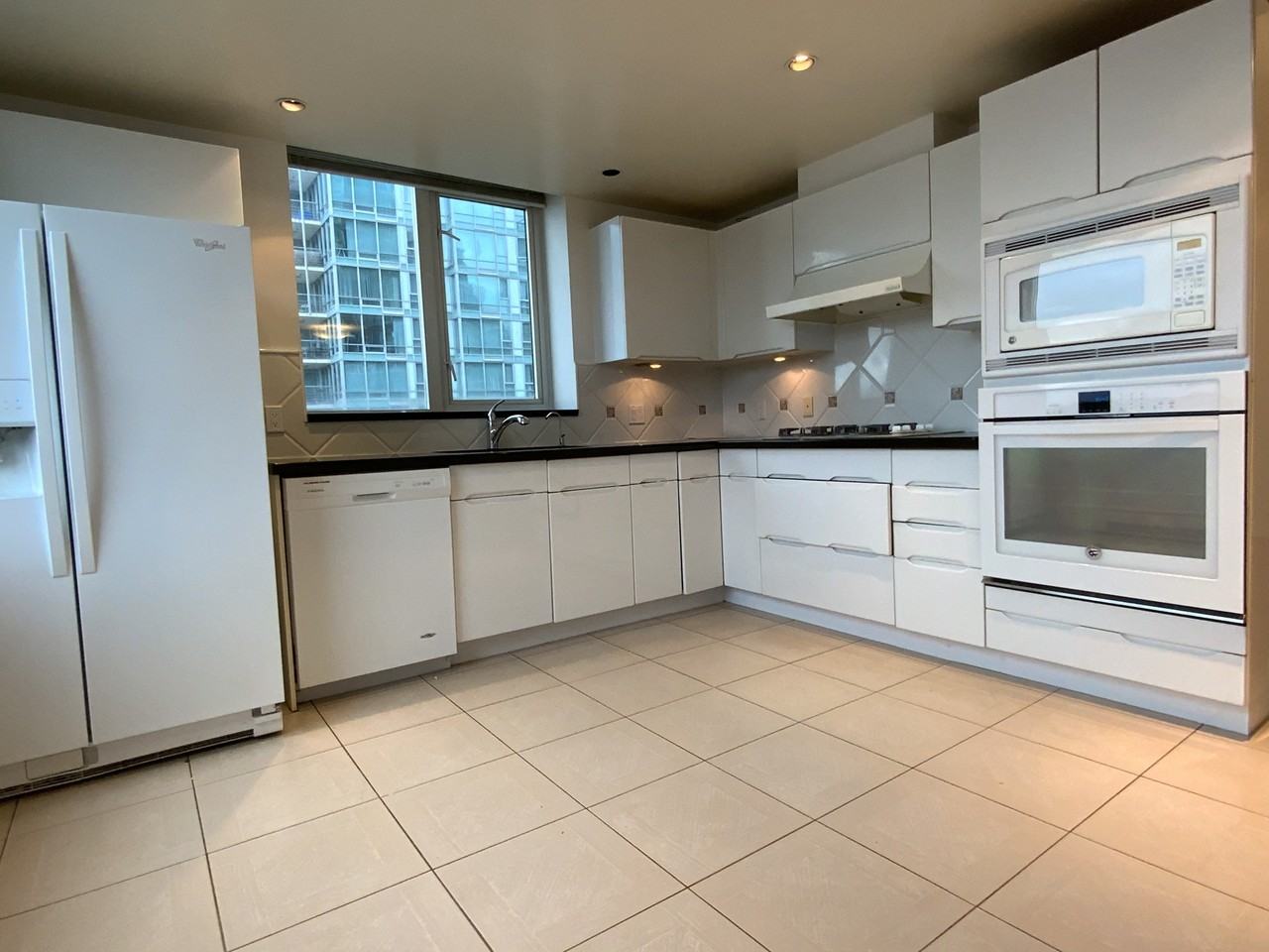 535 Nicola Street - Photo 5 of 12