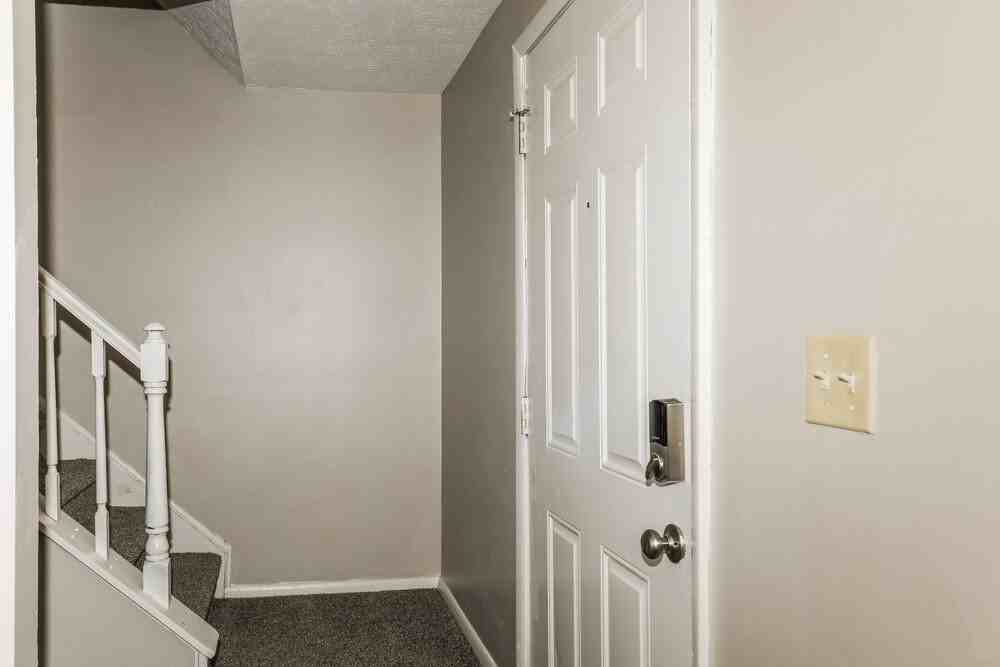 822 Woodlark Dr - Photo 4 of 17