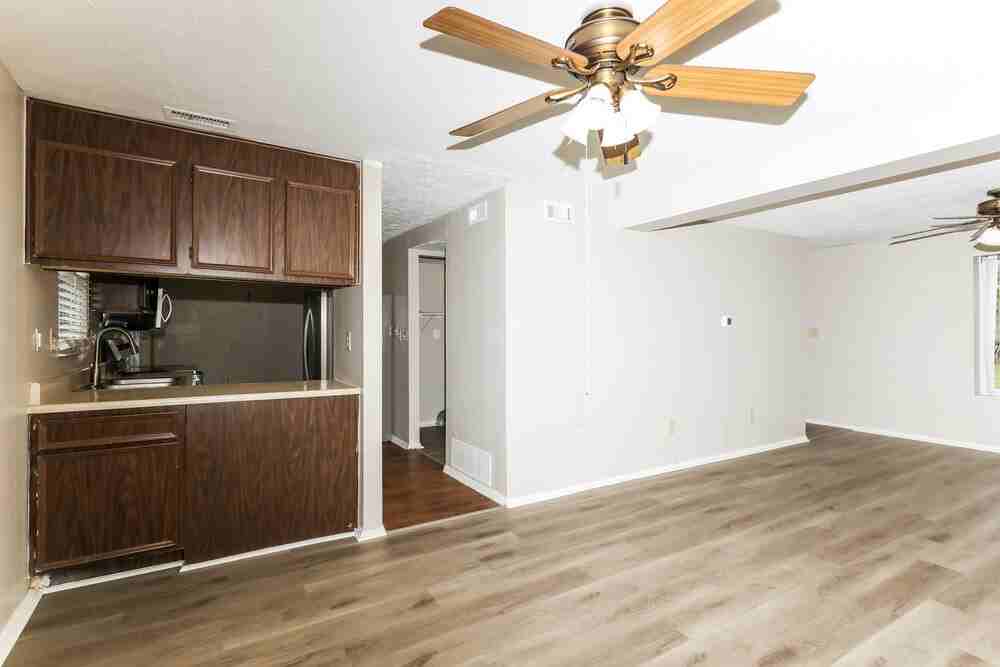 822 Woodlark Dr - Photo 5 of 17