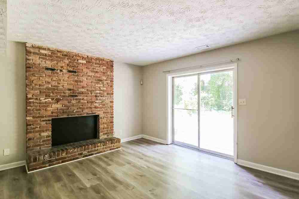 2725 Westford Ct - Photo 5 of 17