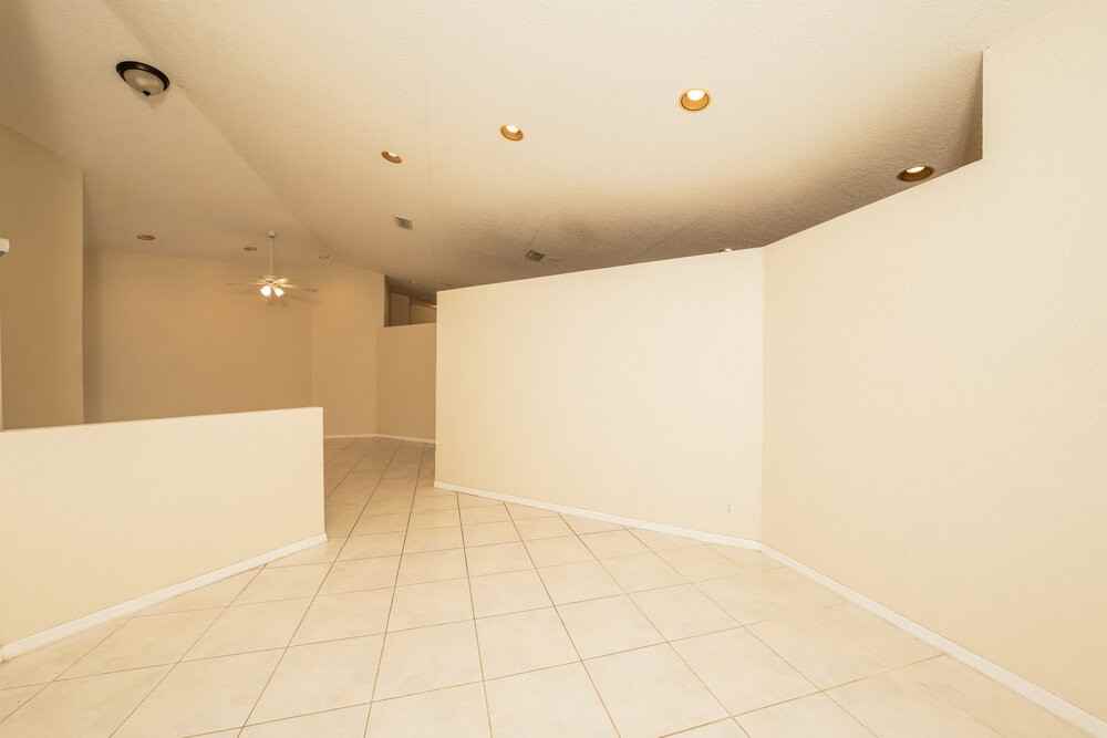 11034 Harbour Springs Cir - Photo 4 of 16