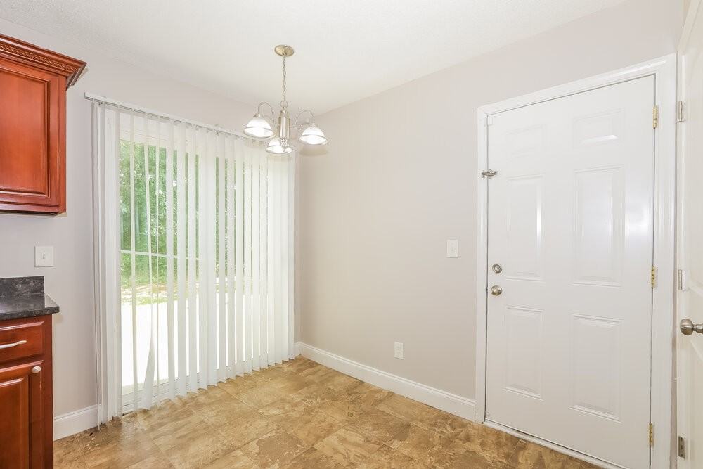 6262 Creekford Ln - Photo 7 of 17