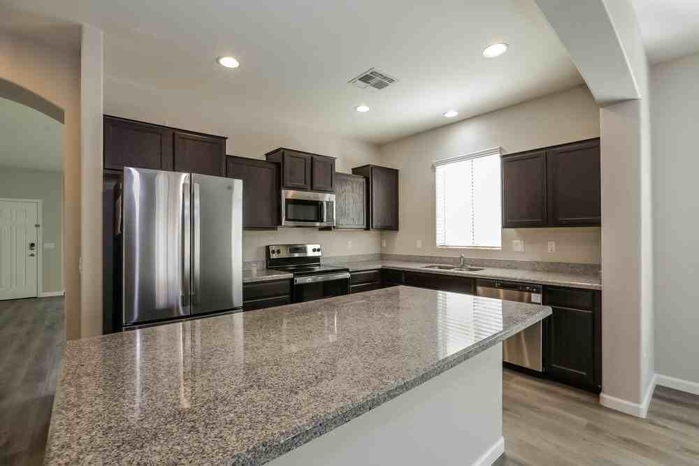3422 W Chambers St - Photo 6 of 16