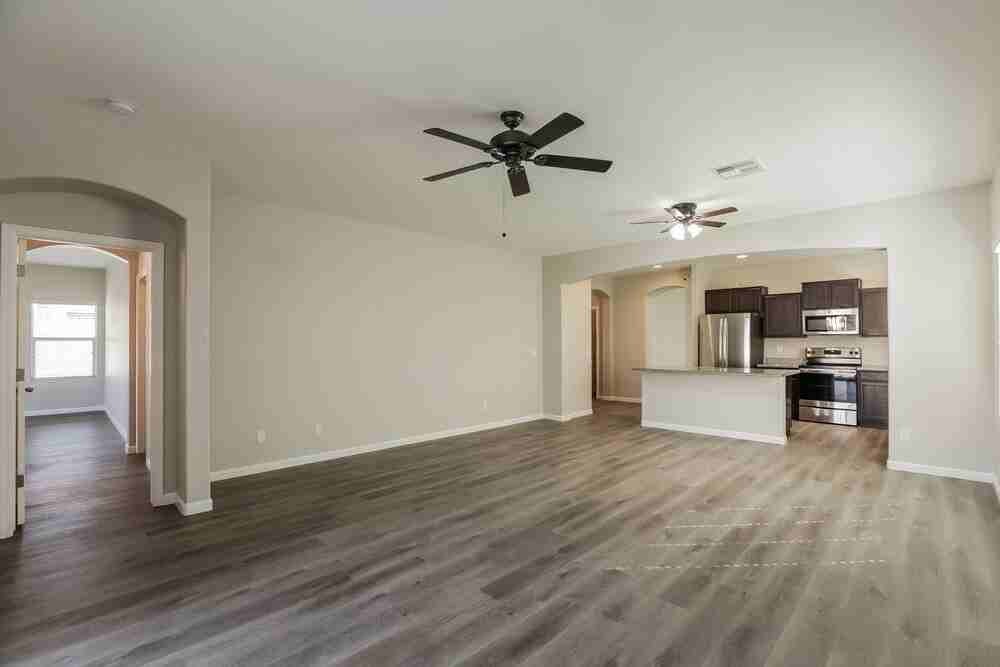 3422 W Chambers St - Photo 7 of 16