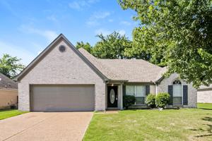featured image of 160 Garden View Dr