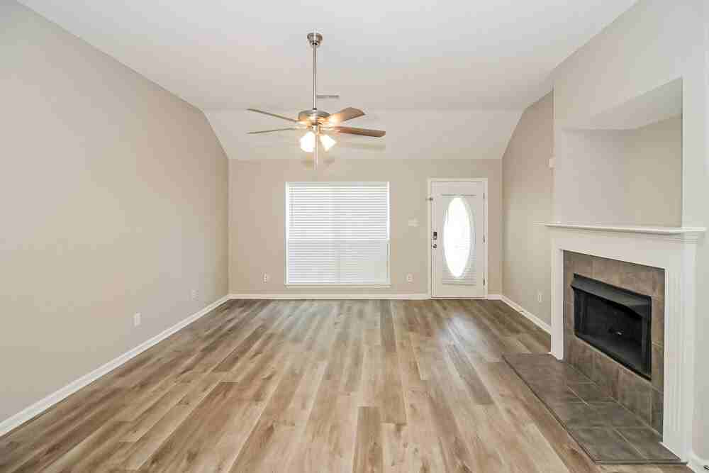160 Garden View Dr - Photo 3 of 16