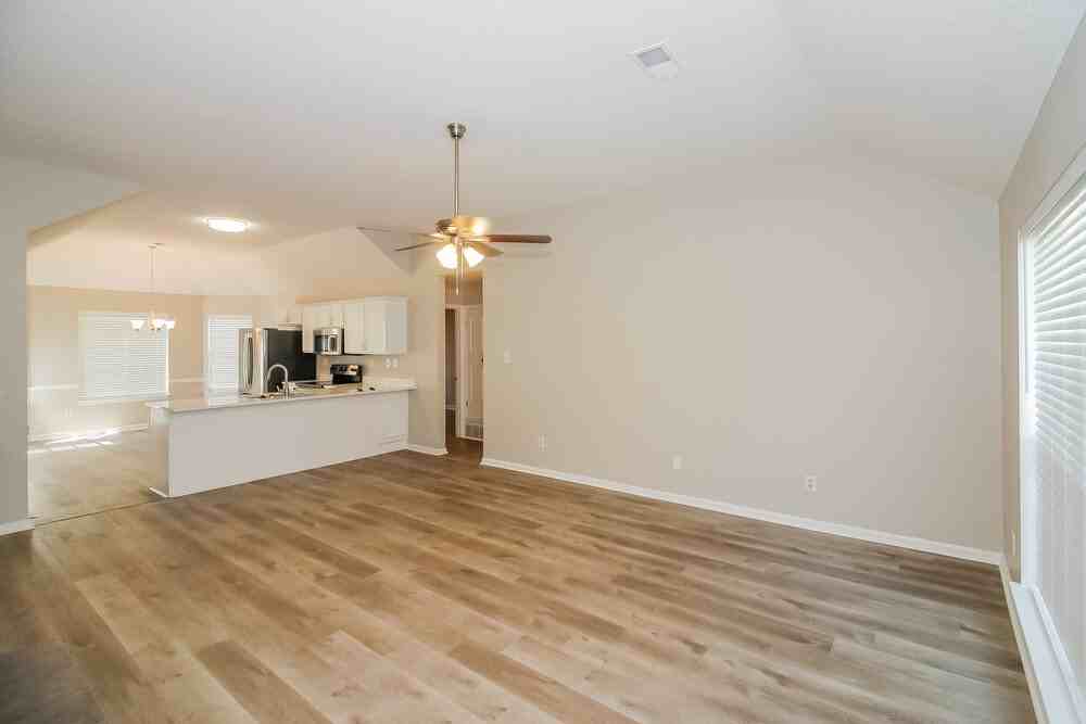 160 Garden View Dr - Photo 5 of 16