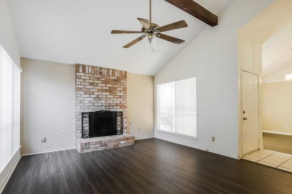 11807 Gatlinburg Dr - Photo 5 of 25