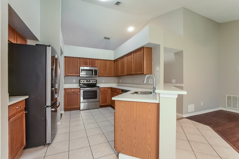 13709 Valleybrooke Ln - Photo 6 of 16