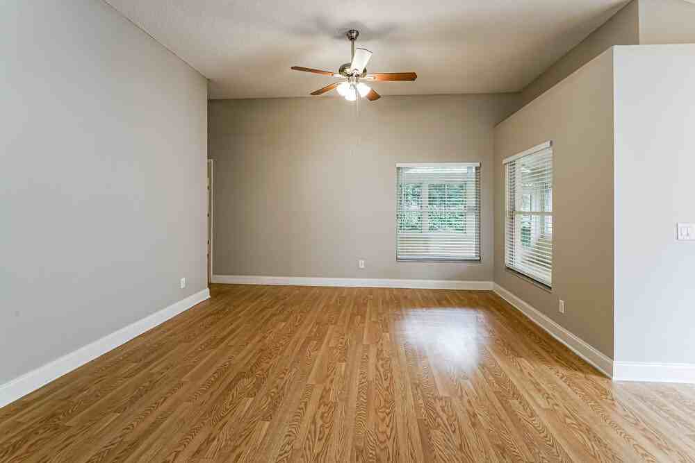 7716 Marbella Creek Ave - Photo 4 of 18