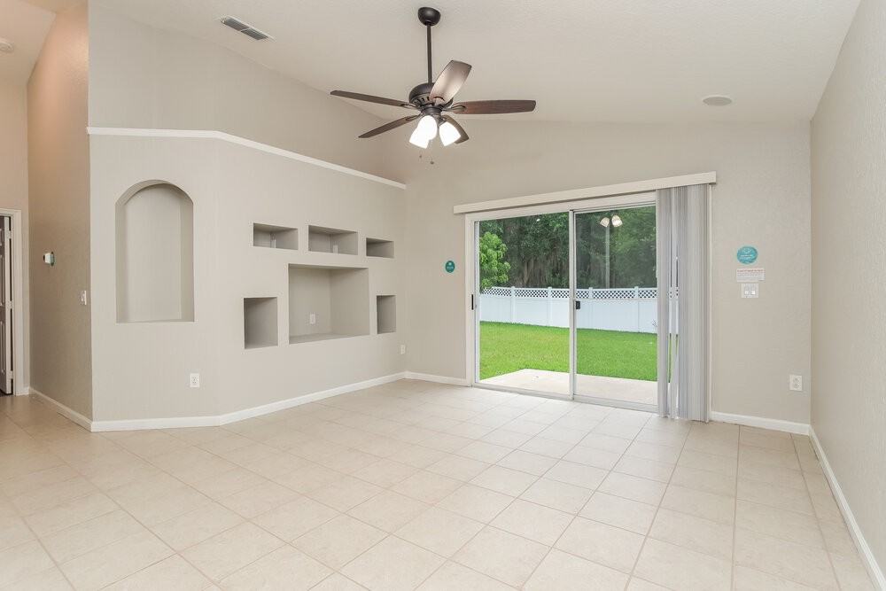 2982 White Cedar Cir - Photo 4 of 16