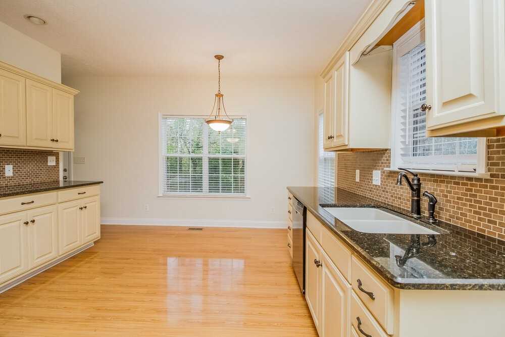 3011 Overhill Ct - Photo 3 of 18