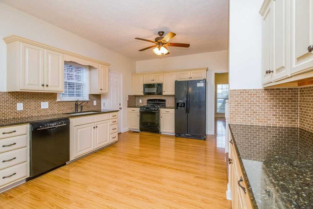 3011 Overhill Ct - Photo 4 of 18