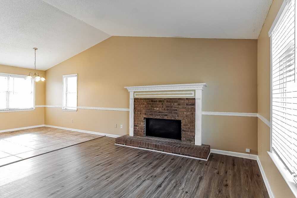 5811 Willow Crest Dr - Photo 5 of 17
