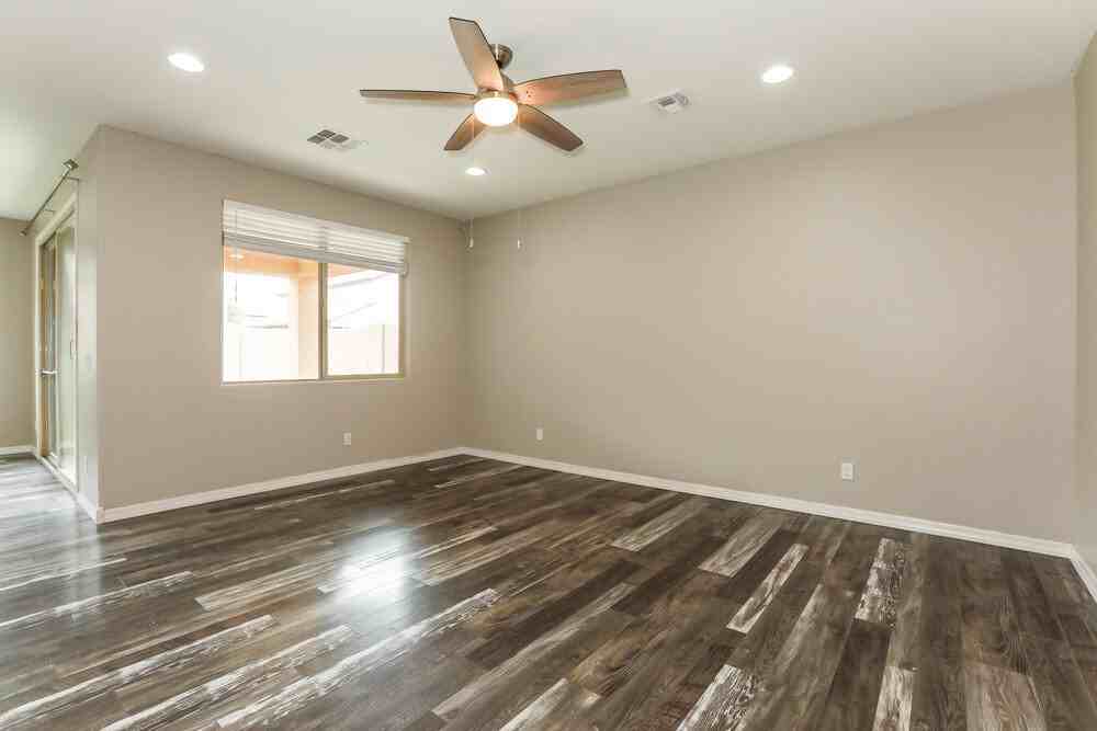 4411 W Kirkland Ave - Photo 3 of 16