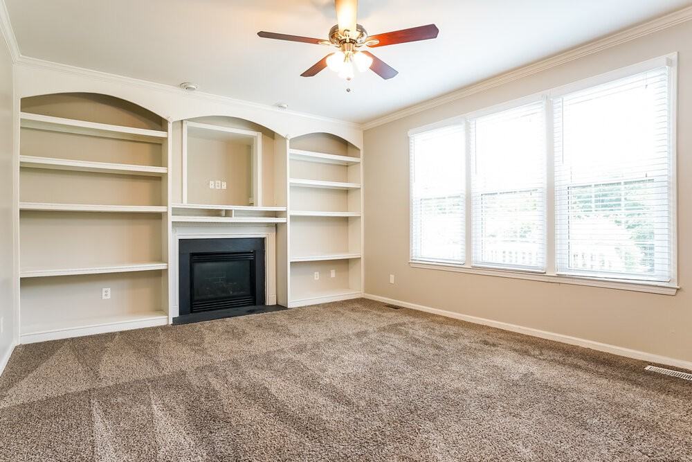 5105 Spoolin Ct - Photo 4 of 17