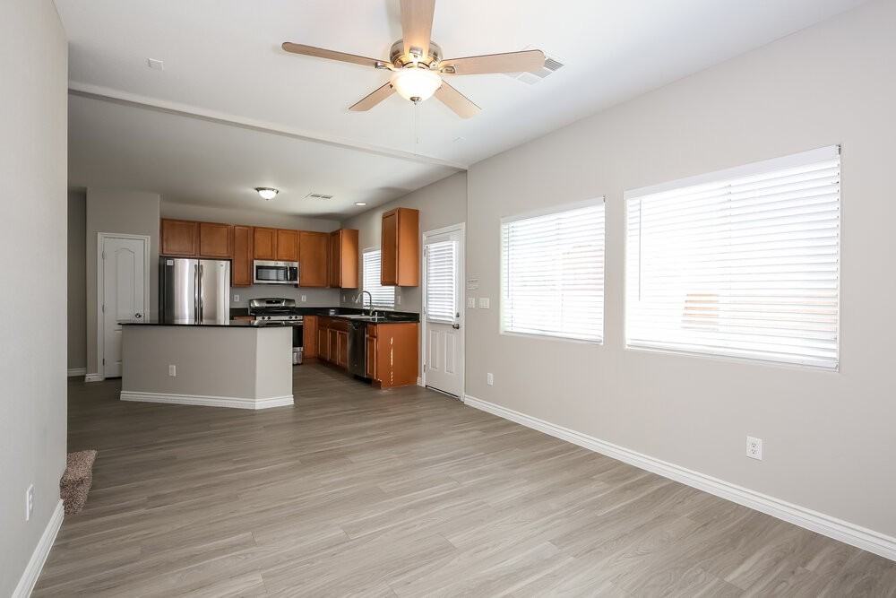 209 Sierra Breeze Ave - Photo 5 of 17