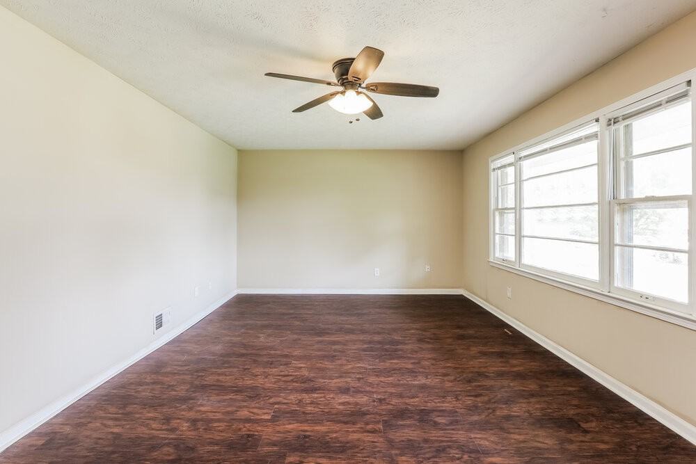 4036 N Bent Pine Ct - Photo 5 of 16