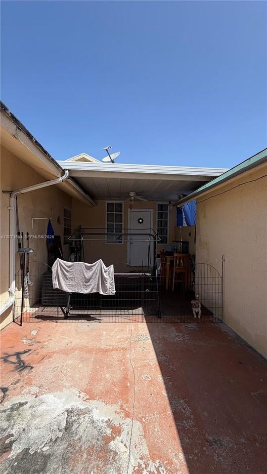 2027 Nw 1st Ter ##R - Photo 5 of 19