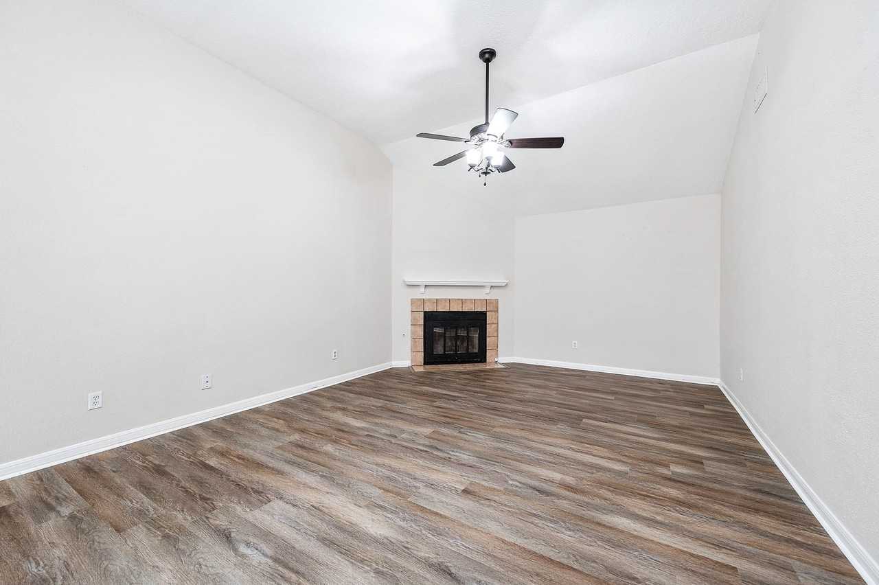 103 Avocado St - Photo 6 of 22