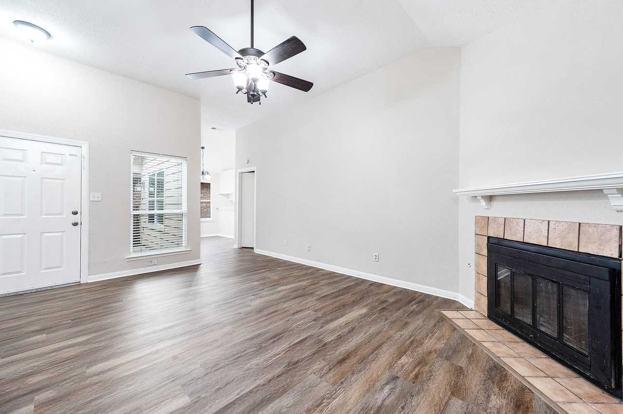 103 Avocado St - Photo 7 of 22