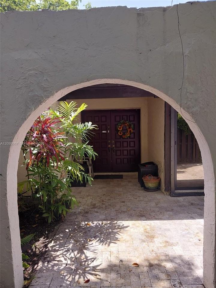 13028 Sw 108th St - Photo 4 of 18