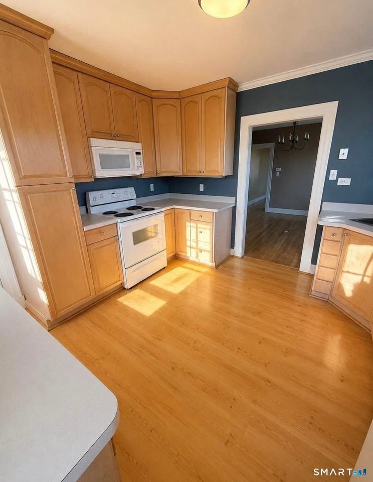 75 Lancaster Rd - Photo 2 of 13