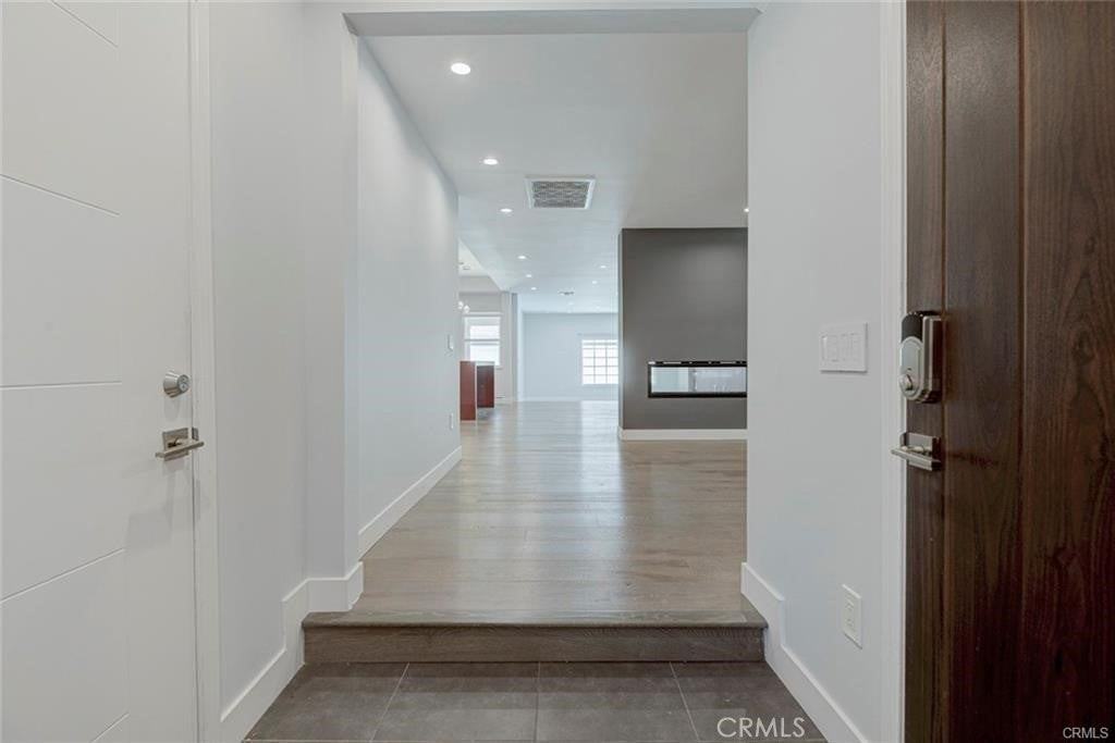 523 E Fairmount Rd - Photo 5 of 50