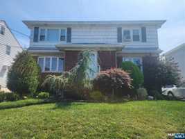 featured image of 664 10th St