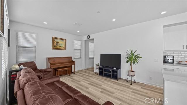 16282 Meadowhouse Ave - Photo 6 of 50