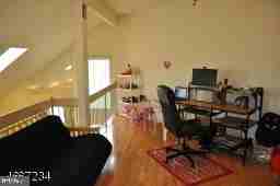 11 Woodhill St - Photo 3 of 8