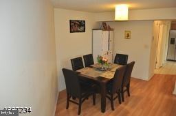 11 Woodhill St - Photo 5 of 8