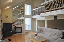 11 Woodhill St - Photo 7 of 8