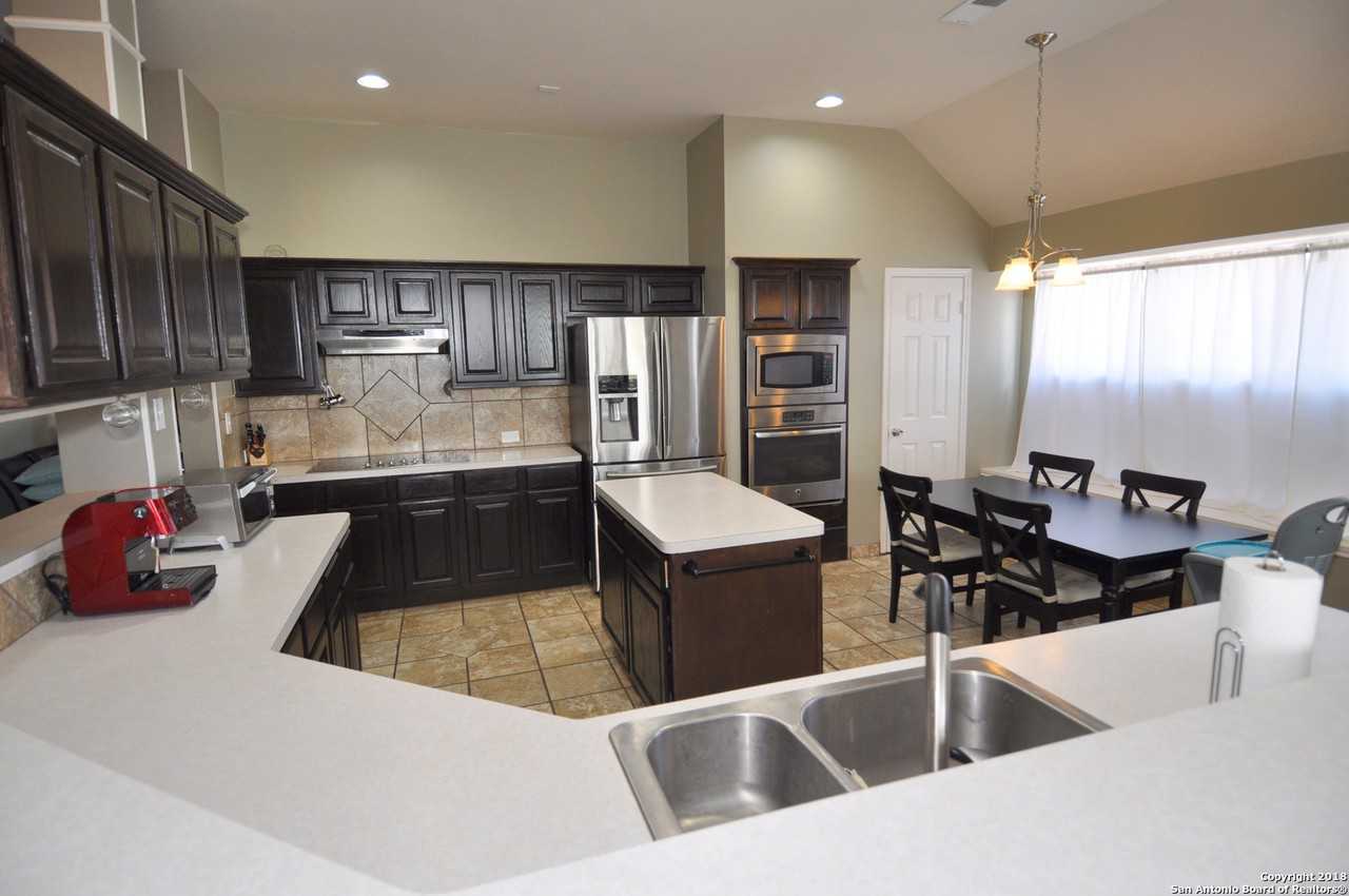 12427 Hart Clf - Photo 3 of 18