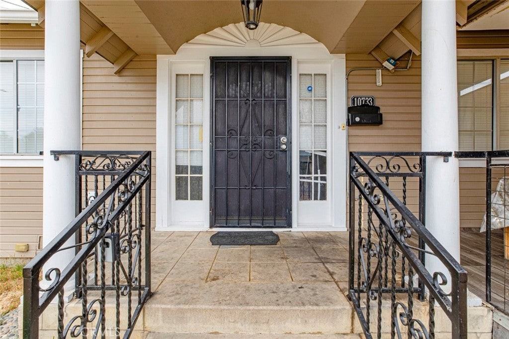 10733 Louise Ave - Photo 2 of 19