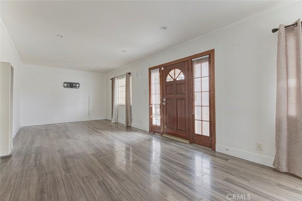 10733 Louise Ave - Photo 3 of 19