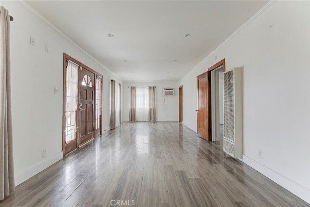 10733 Louise Ave - Photo 5 of 19