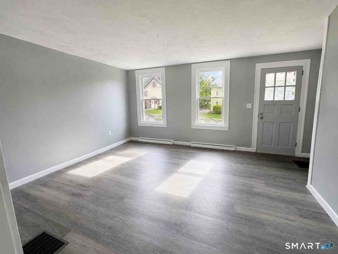 71 Freestone Ave - Photo 4 of 12