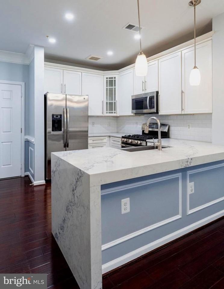 3850 Clara Downey Ave - Photo 5 of 31