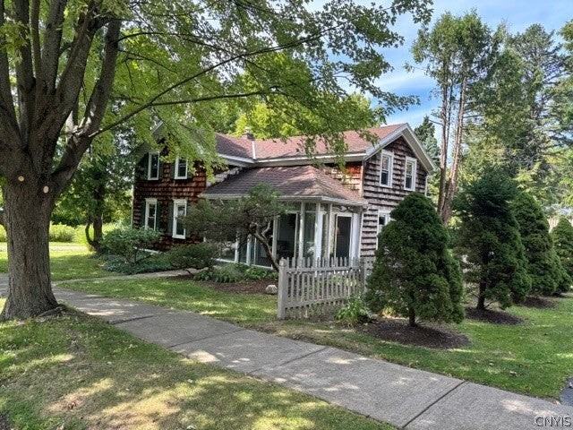 201 Clinton St - Photo 2 of 28