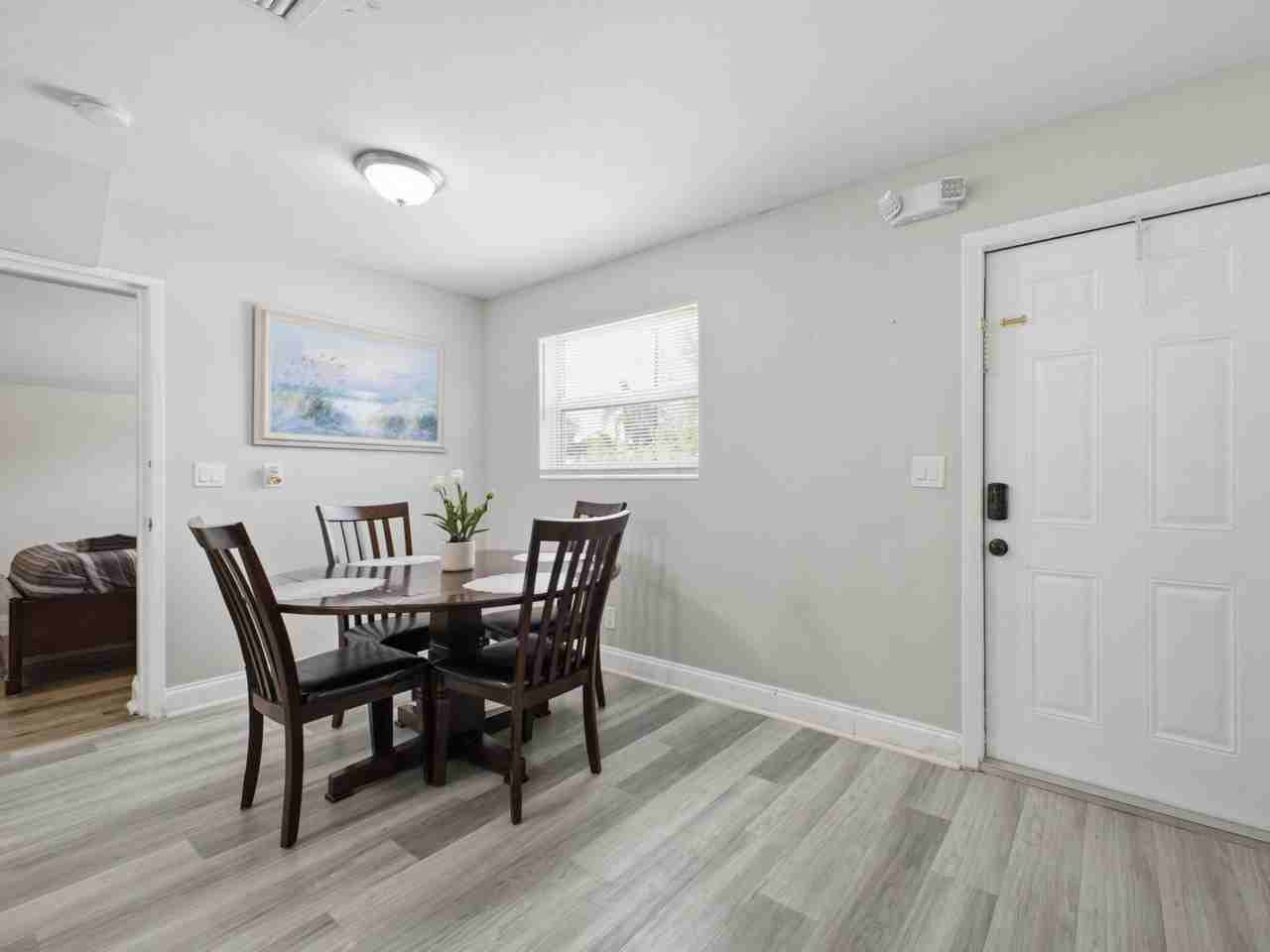 226 E Gateway Blvd - Photo 6 of 31